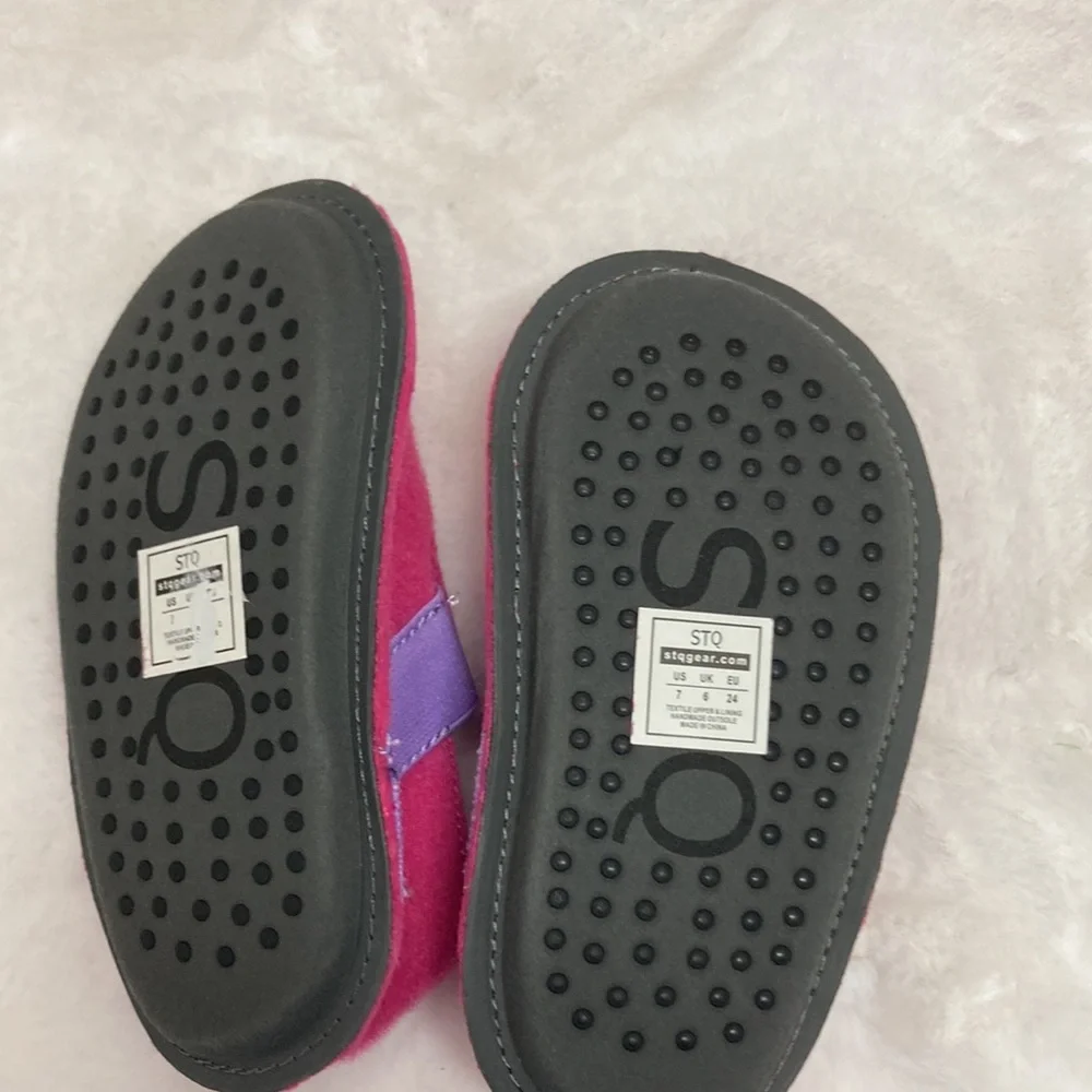 STQ Fur Lined Slippers Size 7